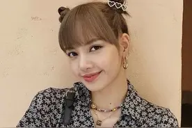 时髦办 | Lisa的项链好夏天，我找到了150块同款同款～图片
