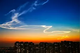 这是什么祥瑞之兆？北京上空出现“龙状祥云”，真相很“硬核”！视频封面