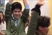 红人馆 | 刘昊然摇花手周震南跳爱河，土味视频害人不浅图片