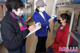 新疆班老师的承诺：如果他们想家，我就是他们的妈图片