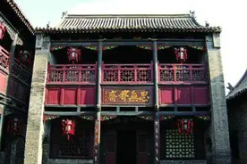 鲁迅为她题字“才貌双全”，孙中山送她匾额“巾帼英雄”，46岁她在绣楼上去世图片