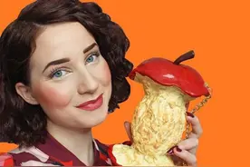 LadyGaga五花肉套装见过吗？还有方便面包包，穿着都能去涮火锅了图片