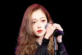 希林娜依高是富二代吗 希林娜依高年龄家境家庭背景男朋友是谁图片