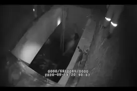 走着走着，男子突然掉进3米深污水井！又是这个原因…图片