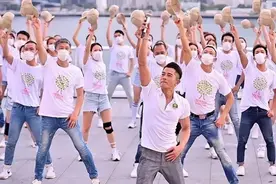 55岁的郭富城不间断唱跳足足一小时，他是如何从“跑龙套”到“天王”的？图片