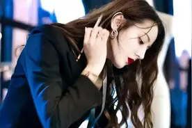 美人计 | 女明星集体制服连环杀，警花大概就长杨幂这样吧图片