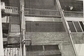 装修到一半，浙江女业主被邻居叫停：这房子是我的，你赔图片