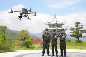 大疆经纬 M300 RTK 助莆田警务执法，无人机成科技强警新质战斗力图片