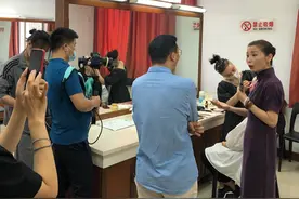 戏曲院团院长化身“主播”陌陌直播间上演“非遗有戏”图片