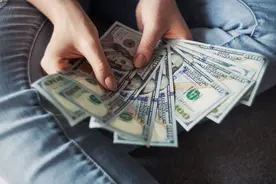 一课译词：唯利是图图片