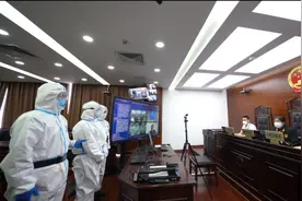 受人之托从境外捎带虎牙、狮指甲 90后空姐获刑10个月图片