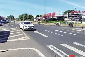 海口丘海大道与椰海大道交会路口：优化路段没装监控 车辆逆行存隐患图片