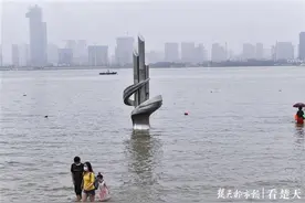 长江水位涨涨涨！市民千万别戏水图片