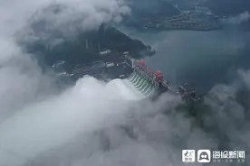 农夫山泉？飞鱼奇观？新安江水库首开9孔泄洪并非趣谈图片