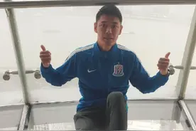 曾诚晒照东方明珠透明观光走廊：登高壮行，零封可待图片