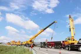 警惕！高速公路匝道“惊魂处”图片