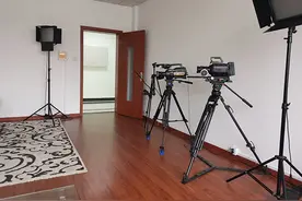 直击艺考“云复试”：双机位拍摄、限时提交，考场选择多元化图片