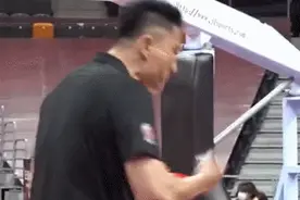 听说，中国男篮的主教练杜锋是一位语言学家……图片