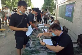 严格把关 黟县教育局扎实开展征兵学历审核工作图片