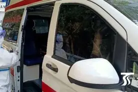 抗击疫情，她是负压车转运组的“铁娘子”图片