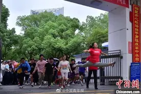 热点｜一字马女孩成美院体育特长生被嘲！她的这段回应说得特别好……图片