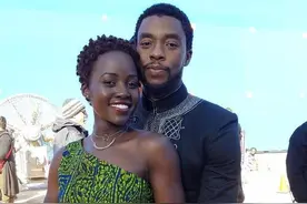 《黑豹》女主撰文悼念博斯曼：时间请慢慢来，但不要浪费图片