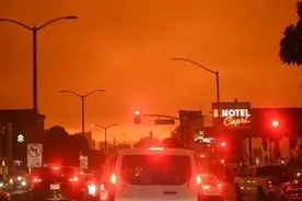 美国山火持续肆虐出现恐怖“火龙卷”，场景如同炼狱图片