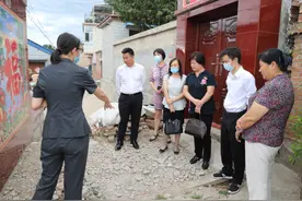 叔叔拉水泥堵住侄子家去路 到底什么仇什么怨？图片