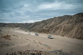 全新路虎卫士：经典归来见颠覆，硬汉身上添柔情图片