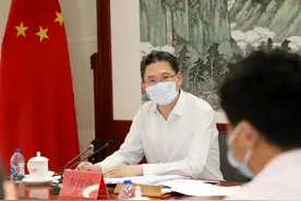 人民日报社副总编辑方江山到人民论坛杂志社调研指导图片