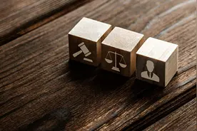 六旬老汉刚从按摩店出来，回家路上就被3名“便衣”盯上了图片