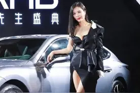 年末典礼，有一位女明星的通稿石破天惊图片