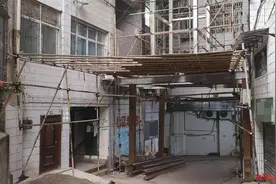 四川达州城区现“空中电梯”？记者探访：老旧小区加装电梯，解决老人上楼难图片