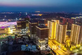 流光溢彩惹人醉，泉城夜景美得不像话！像画图片