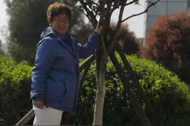 海报直击丨山东医疗队员携母返汉重游“战场”图片