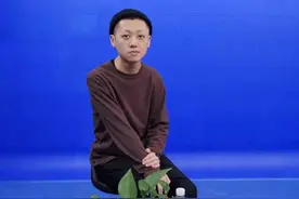 “民谣界方文山”作词人唐映枫携新书《六日改》做客半岛，揭秘易烊千玺主动邀约《你说》图片
