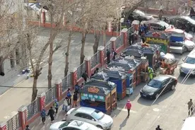 师大夜市火了一条街，困扰随之而来……咋解决？图片