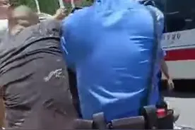视频｜东莞长安三轮车碰撞宾利轿车，责任划分最快明天有结果图片