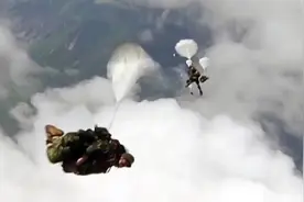13年前，空降兵十五勇士的“惊天一跳”视频封面