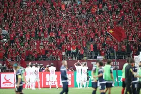 快评：武磊在国足锋线仍缺好帮手，主帅李铁别丢掉“一高一快”进攻传家宝图片