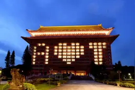 “来自美国爸爸的爱”？岛内评论翻车……图片