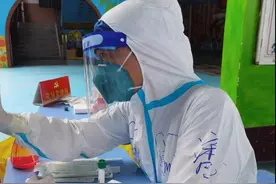 被6岁女儿感动哭的热搜抗疫医生：想疫情结束，回家抱抱女儿图片