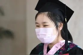 这场毕业典礼，只为一名学生……图片
