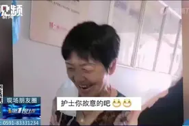 护士抱新生儿报错性别，家属反应大反转图片