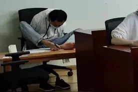 “无臂男孩”开学报到！宿舍里这些细节超暖心图片