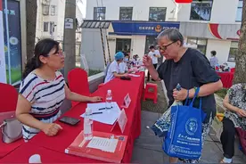 畅通为民服务“最后一公里”！苏州养蚕里社区发布养老顾问口袋书图片