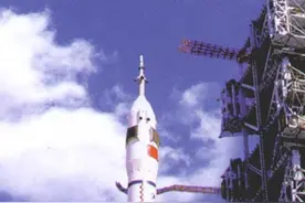 百年瞬间丨我国大推力运载火箭发射成功图片