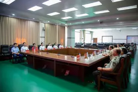 谢忠岩到白山军分区走访慰问图片