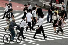 日本新增确诊连续3天超2.5万！八成民众“求封城”，专家直呼形势严峻图片