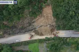 四川强降雨致国道G108塌方 预计4日晚可实现道路双幅通行图片